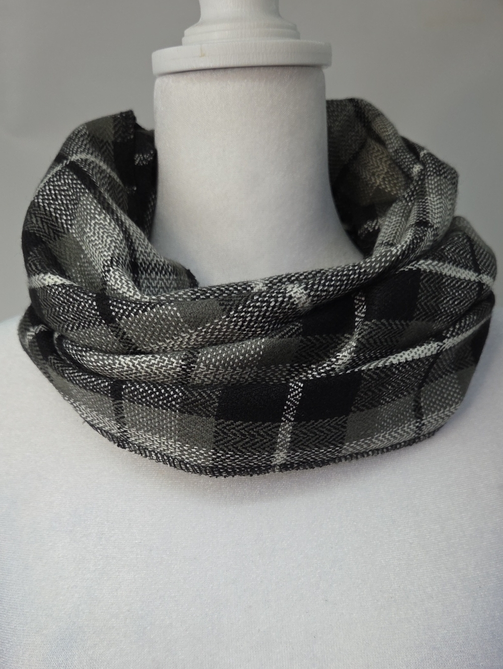 Plaid Black & Gray Winter Scarf with Fringe Trim Women's 62.5"
